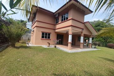 Ground Floor Intermediate Lot at 8th Avenue Business Center, PJ