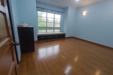 Ground Floor Intermediate Lot at 8th Avenue Business Center, PJ