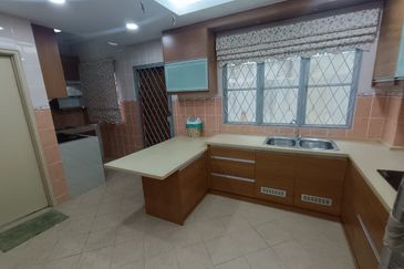 Ground Floor Intermediate Lot at 8th Avenue Business Center, PJ