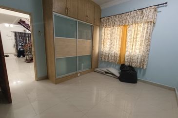 Ground Floor Intermediate Lot at 8th Avenue Business Center, PJ