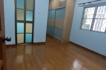 Ground Floor Intermediate Lot at 8th Avenue Business Center, PJ