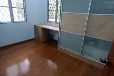 Ground Floor Intermediate Lot at 8th Avenue Business Center, PJ