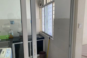 Metropolitan Square Condo