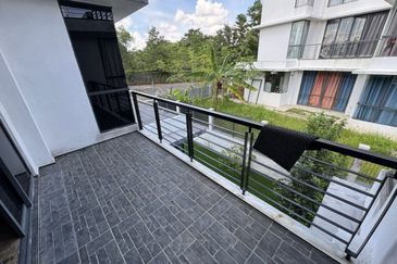 Rawang Beautiful 3sty Semi-D Below MarketValue BMV