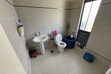 Rawang Beautiful 3sty Semi-D Below MarketValue BMV