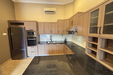 Signal Hill l Bungalow l Furnished l Seaview l Privacy l Likas l KK