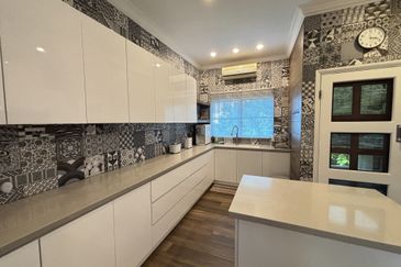 Signal Hill l Bungalow l Furnished l Seaview l Privacy l Likas l KK