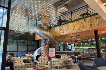 City Hotel l Renovated l Furnished l Gaya Street l 6.5Storey Hotel