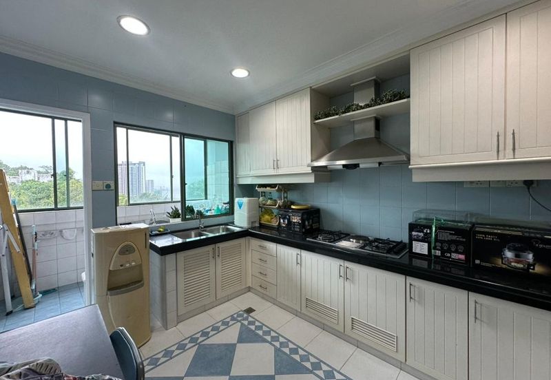 The Peak Condominium