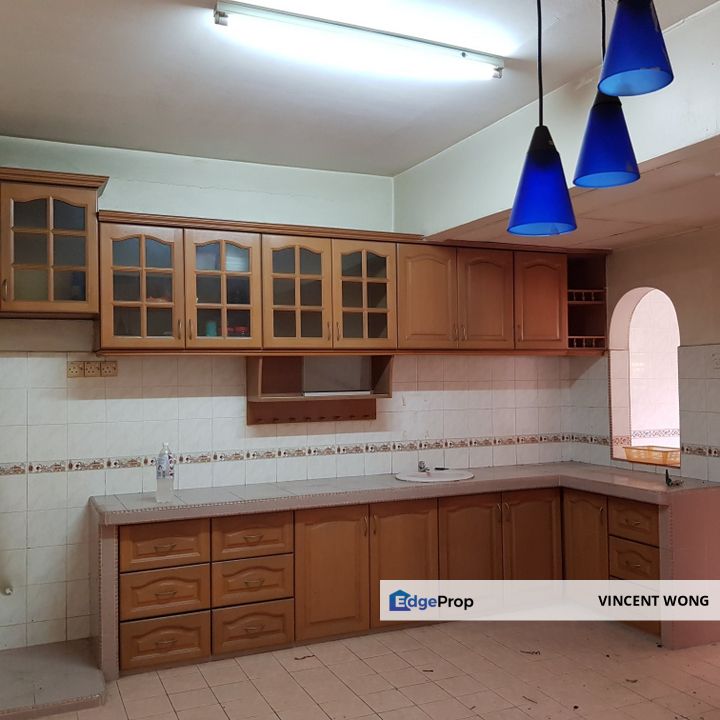 Two Story Terrace House Kota Damansara Sek.6 Jalan Cecawi For Sale, Selangor, Kota Damansara