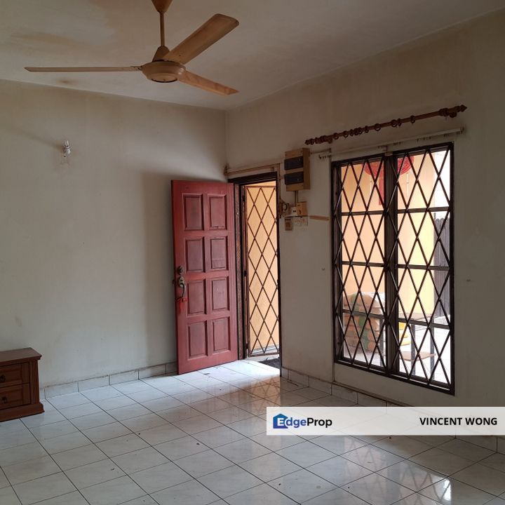 Two Story Terrace House Kota Damansara Sek.6 Jalan Cecawi For Sale, Selangor, Kota Damansara