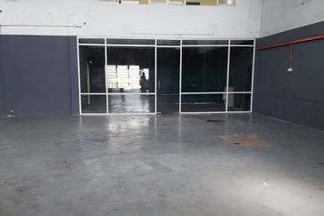Factory @ Batu Berendam For Sale