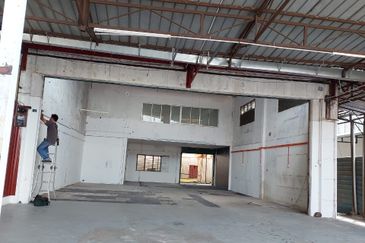 Factory @ Batu Berendam For Sale