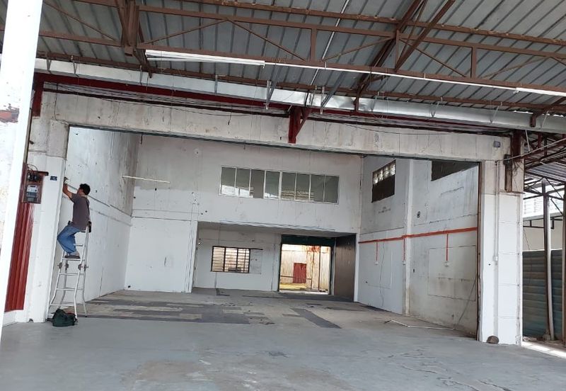 Factory @ Batu Berendam For Sale