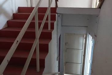 Factory @ Batu Berendam For Sale