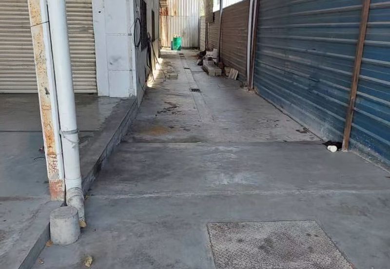 Factory @ Batu Berendam For Sale