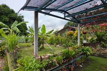 Residential Land @ Cheng For Sale