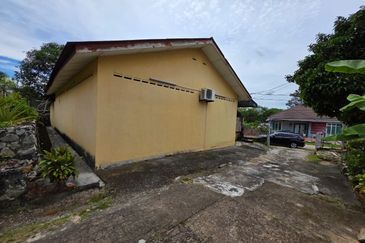 Residential Land @ Cheng For Sale
