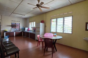 Residential Land @ Cheng For Sale