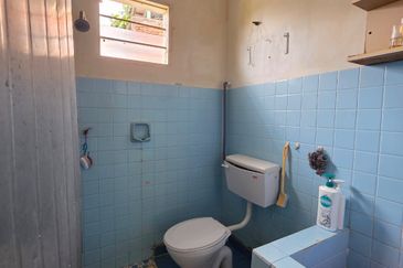 Residential Land @ Cheng For Sale