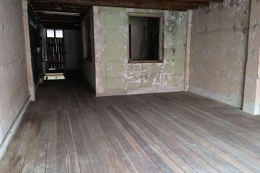 2 Adjoining Shoplots @ Kampung Hulu For Rent