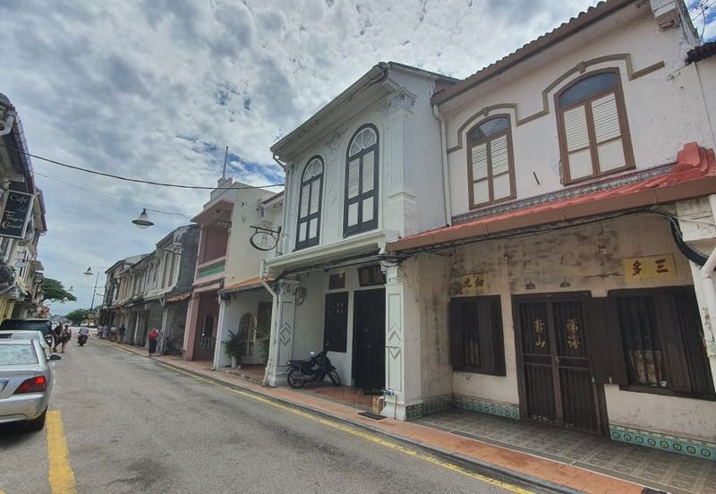 Heeran Street Shophouse For Rent