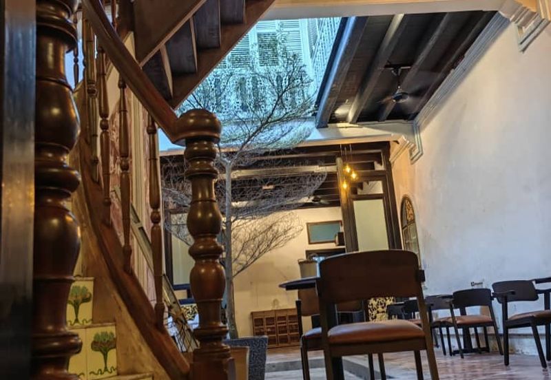 Heeran Street Shophouse For Rent