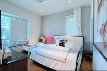 ATHIRA, Bandar Bukit Raja