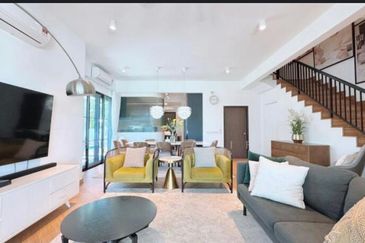 ATHIRA, Bandar Bukit Raja