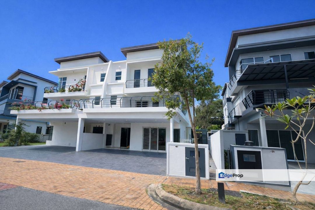 Triple Storey Semi Detached - Perdana Lake View East , Cyberjaya, Selangor, Cyberjaya