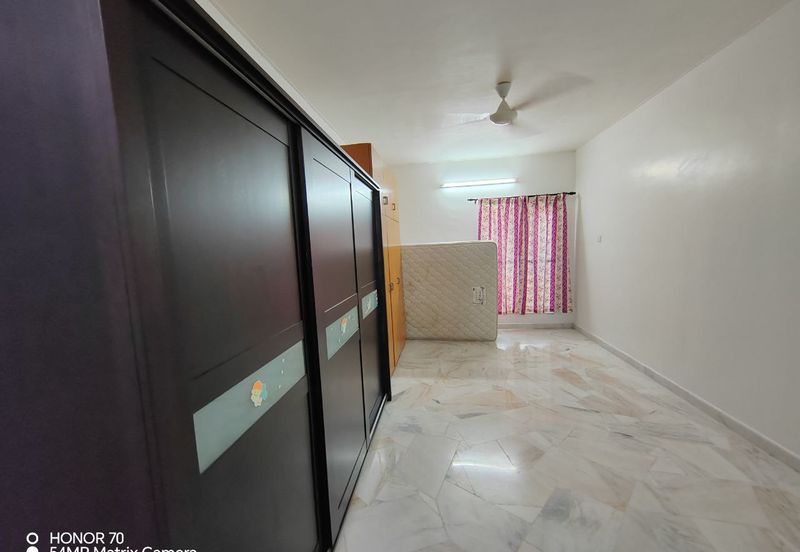 Jalan Makyong, Bandar Bukit Raja