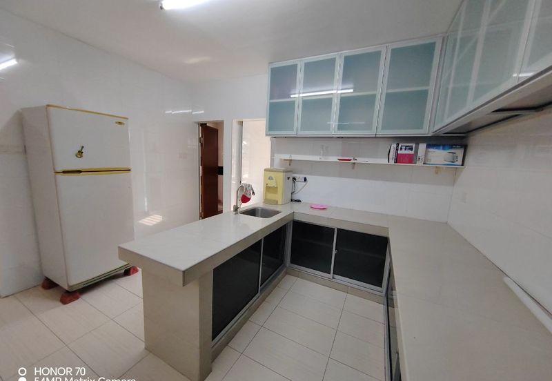 Jalan Makyong, Bandar Bukit Raja