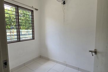 Saron @Bandar Bukit Raja