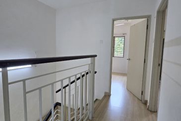 Saron @Bandar Bukit Raja