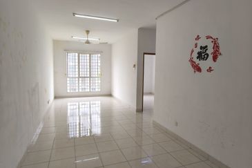 Azaria Apartment @ Bandar Paklands