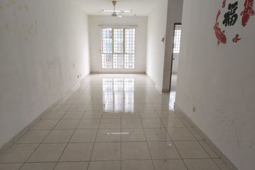 Azaria Apartment @ Bandar Paklands