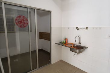 Azaria Apartment @ Bandar Paklands