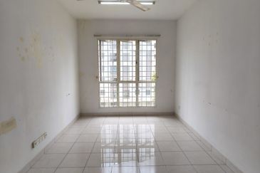 Azaria Apartment @ Bandar Paklands