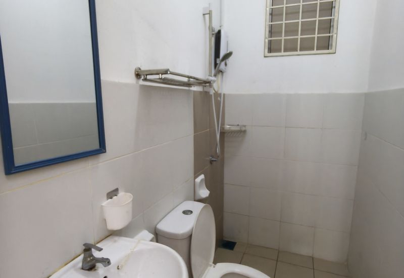 Azaria Apartment @ Bandar Paklands