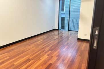 Duta Villa, Setia Alam