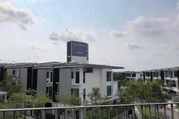 Duta Villa, Setia Alam