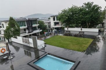 Duta Villa, Setia Alam