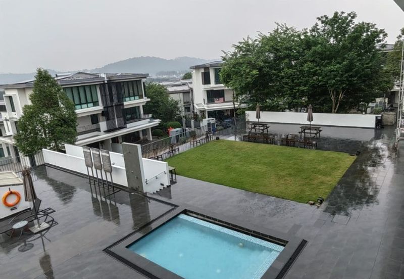 Duta Villa, Setia Alam