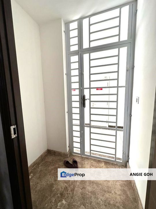 5 minutes to CIQ JOHOR BAHRU Paragon ServiceApartment , Johor, Johor Bahru