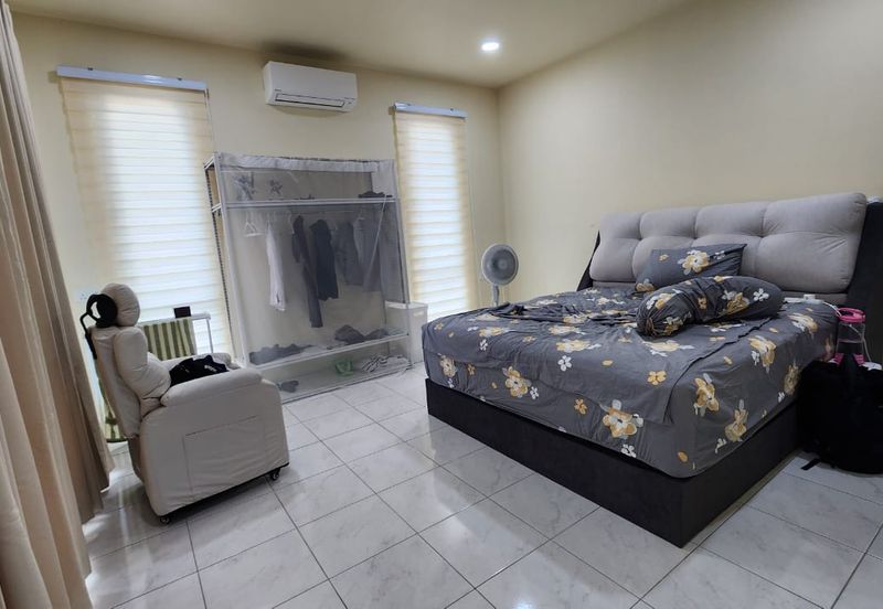 Desa Palma, Nasa City