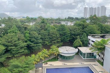 Eastbay Luxury Apartment