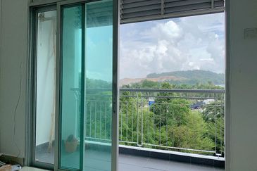 Eastbay Luxury Apartment