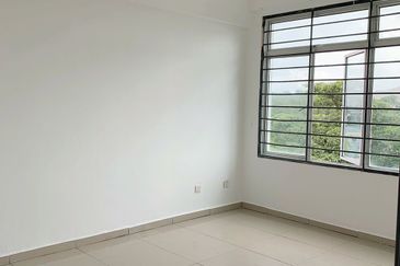 Eastbay Luxury Apartment