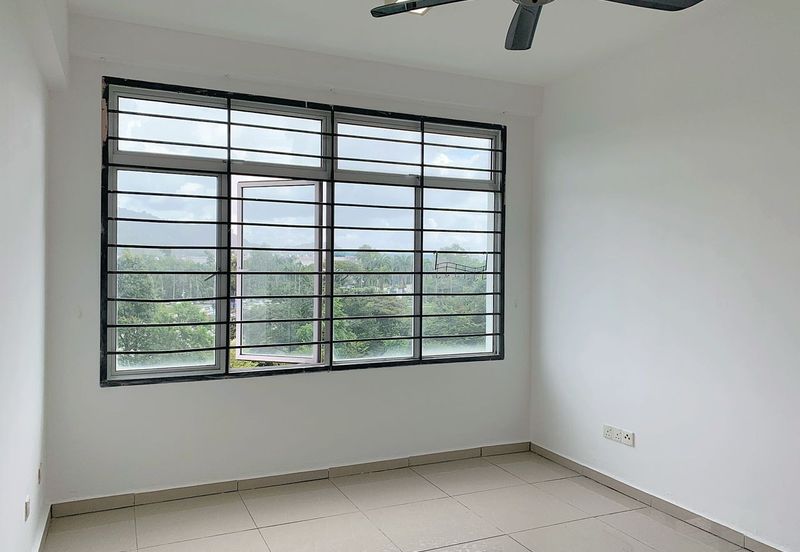 Eastbay Luxury Apartment