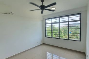 Eastbay Luxury Apartment